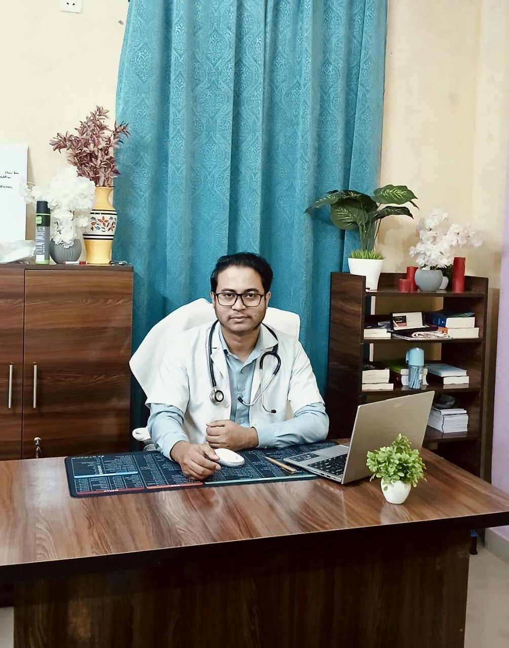 Dr. Mominul Akhter